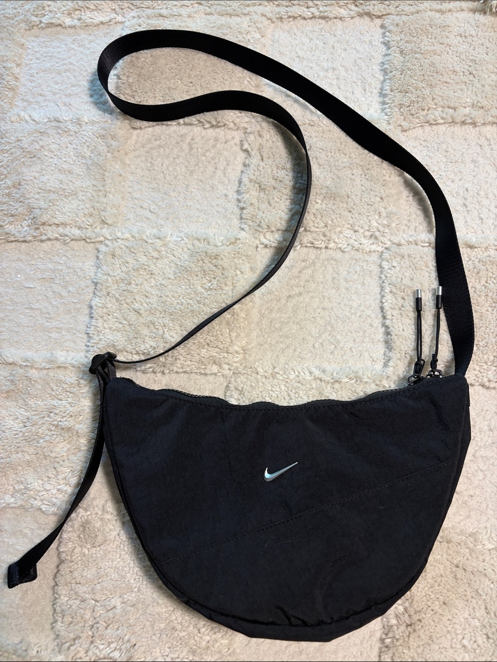 Nike Aura Crescent Crossbody Bag (4L)